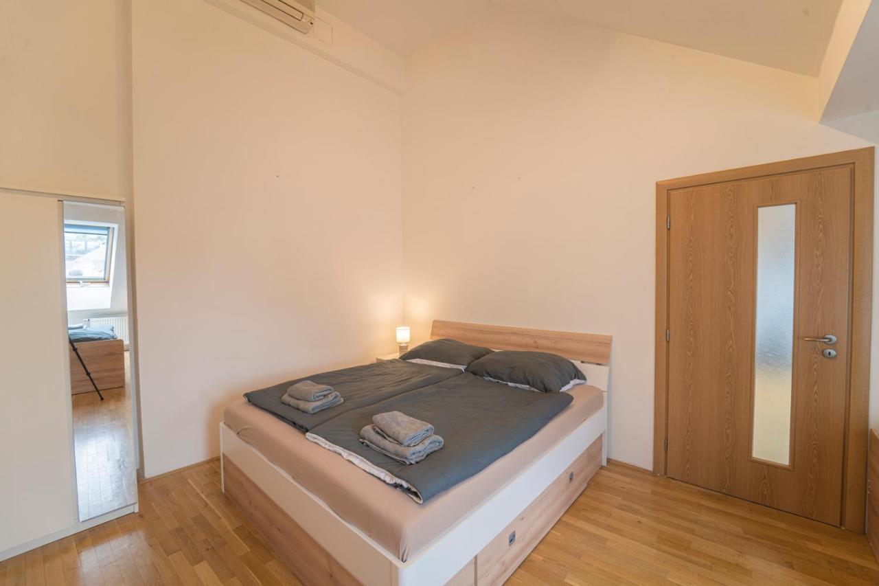 Free Parking- Cozy In Historical Building Center Prag