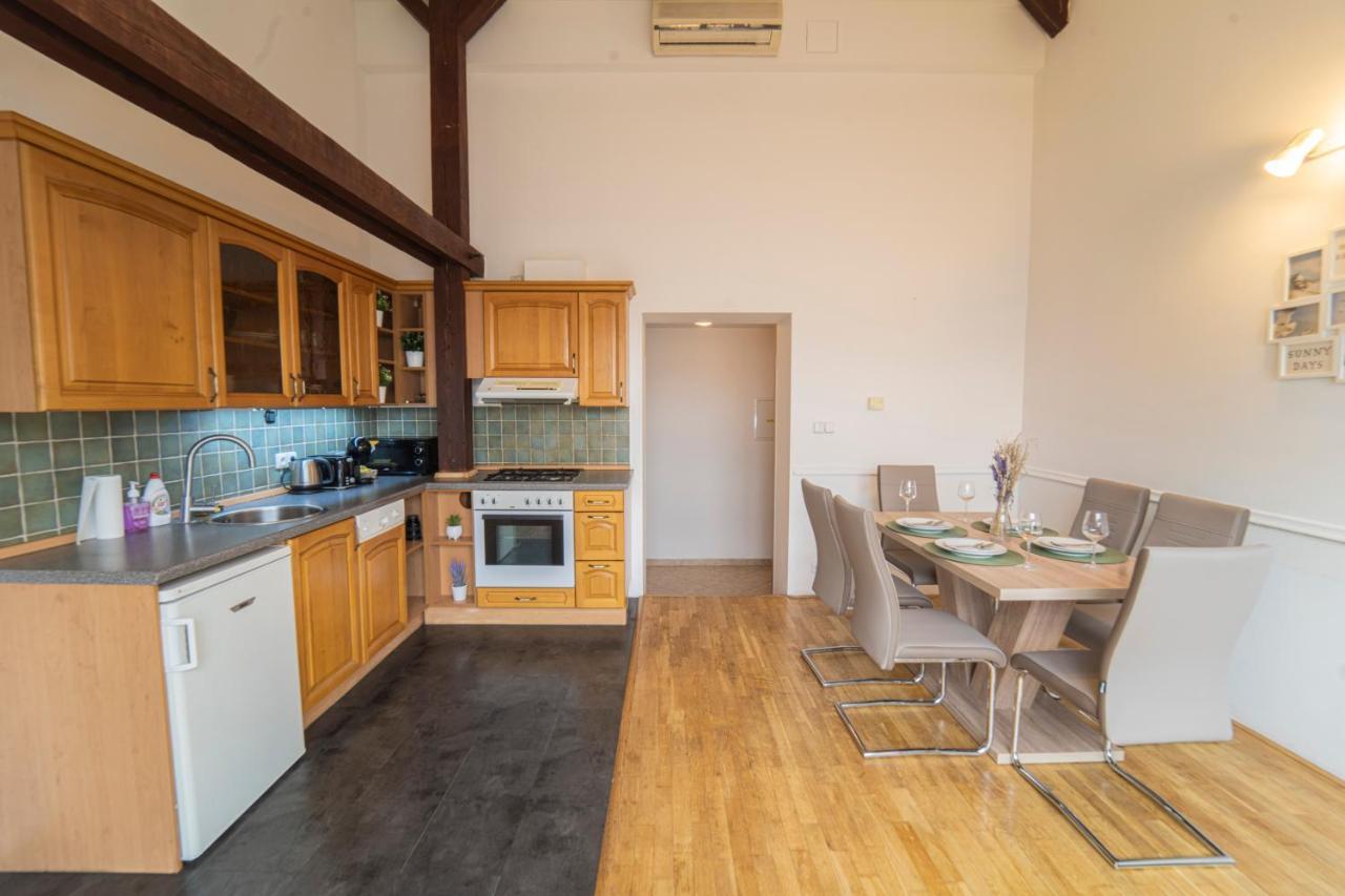 Free Parking- Cozy In Historical Building Center Prag